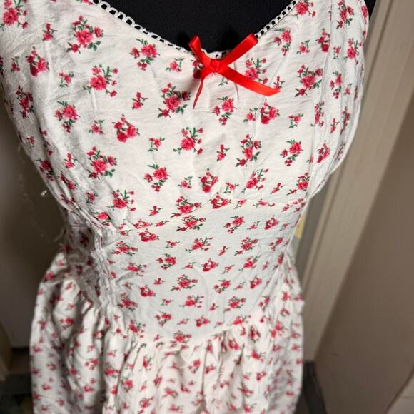 unbranded Dresses & Skirts - Nwt white red floral coquette